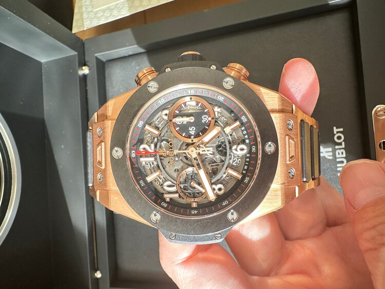 ウブロ ビックバン （高級時計）の商品画像 - 査定依頼日：2024年11月9日 - 最高査定価格：2,100,000円