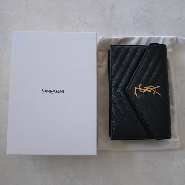 イブサンローラン  （ブランドバッグ）の商品画像 - 査定依頼日：2025年11月21日 - 最高査定価格：130,000円