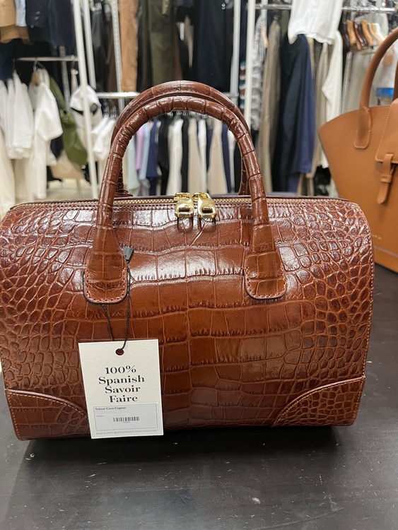 paris64（ブランドバッグ）の商品画像 - 査定依頼日：2026年1月1日 - 最高査定価格：100,000円