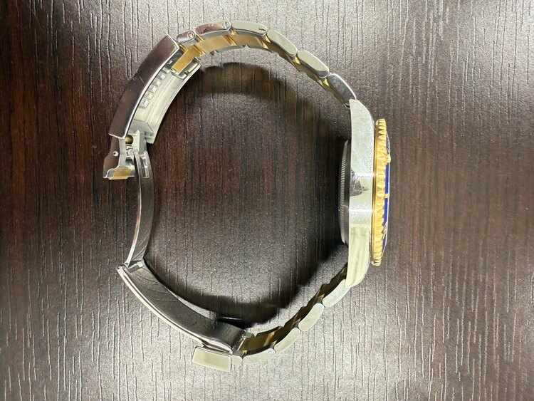 ロレックス サブマリーナー 116613LB（高級時計）の商品画像 - 査定依頼日：2025年2月20日 - 最高査定価格：1,850,000円