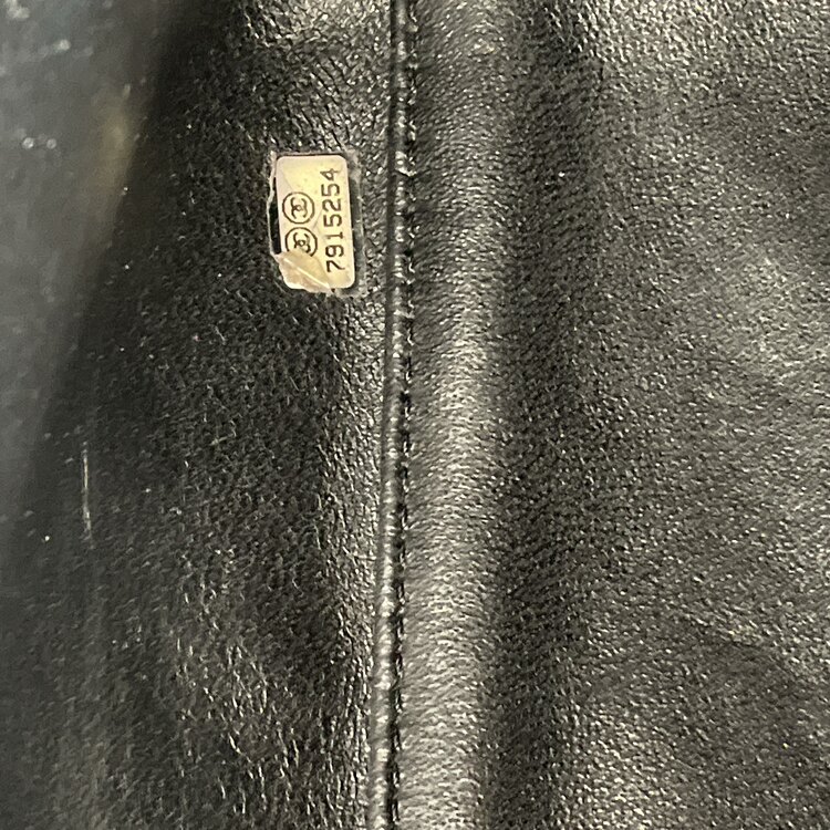 マトラッセ ココマーク ハンドバッグ キャビアスキン ブラック ゴールド金具（ブランドバッグ）の商品画像 - 査定依頼日：2024年12月24日 - 最高査定価格：300,000円