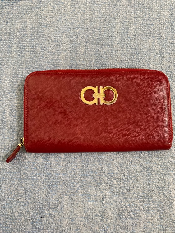 フェラガモ  （ブランドバッグ）の商品画像 - 査定依頼日：2025年9月25日 - 最高査定価格：5,000円