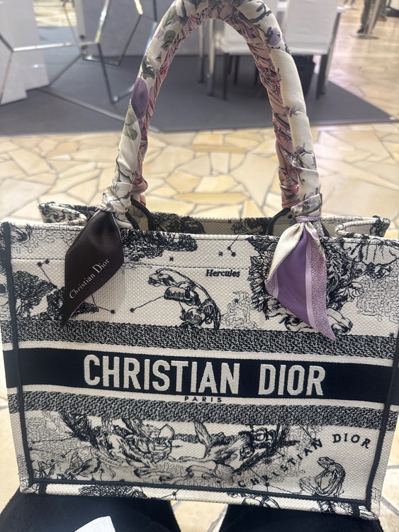 ディオール  （ブランドバッグ）の商品画像 - 査定依頼日：2025年7月21日 - 最高査定価格：210,000円