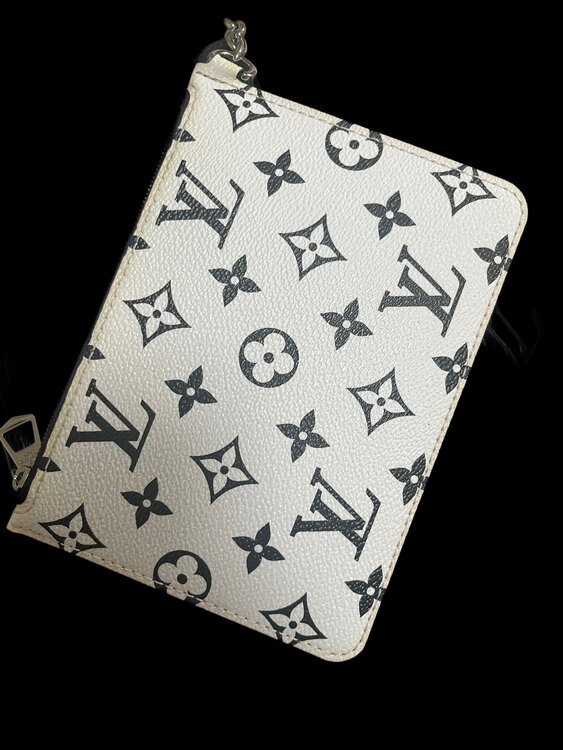 ルイヴィトン エピ （ブランドバッグ）の商品画像 - 査定依頼日：2025年5月15日 - 最高査定価格：200,000円