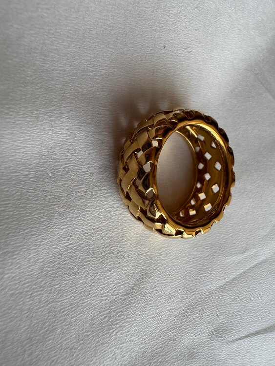 ティファニーの指輪　素材不明（金・貴金属）の商品画像 - 査定依頼日：2025年5月7日 - 最高査定価格：150,000円