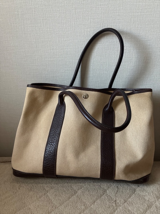 ガーデンパーティートート（ブランドバッグ）の商品画像 - 査定依頼日：2026年1月25日 - 最高査定価格：250,000円