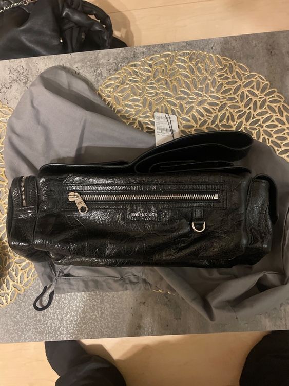 バレンシアガ  （ブランドバッグ）の商品画像 - 査定依頼日：2026年2月24日 - 最高査定価格：100,000円