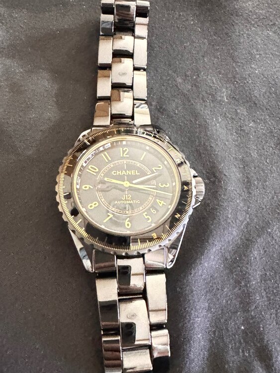 シャネル J12 （高級時計）の商品画像 - 査定依頼日：2024年12月9日 - 最高査定価格：400,000円