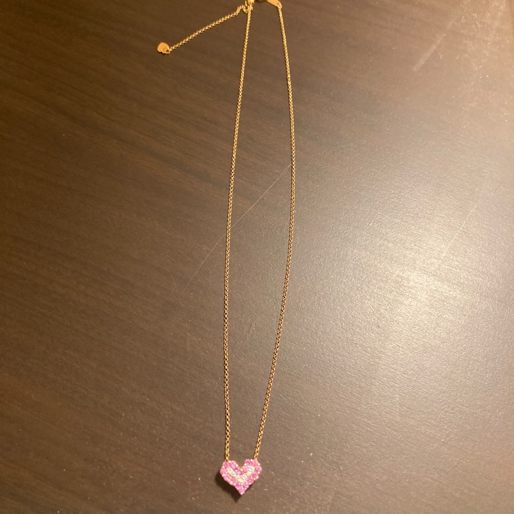 ピンクサファイアネックレス（宝石）の商品画像 - 査定依頼日：2026年9月3日 - 最高査定価格：150,000円