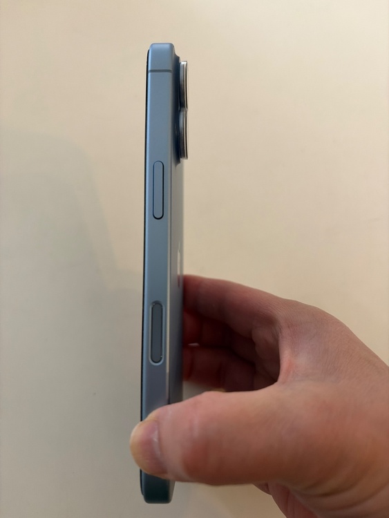 iPhone 17 256GB Softbank（スマホ）の商品画像 - 査定依頼日：2026年4月30日 - 最高査定価格：108,000円