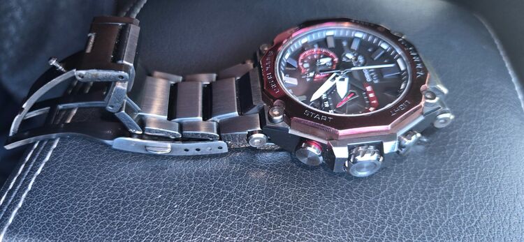 G-SHOCK その他 MTG-B2000（高級時計）の商品画像 - 査定依頼日：2025年8月17日 - 最高査定価格：23,500円