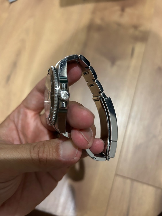 サブマリーナーデイト　黒文字（高級時計）の商品画像 - 査定依頼日：2025年6月4日 - 最高査定価格：1,800,000円