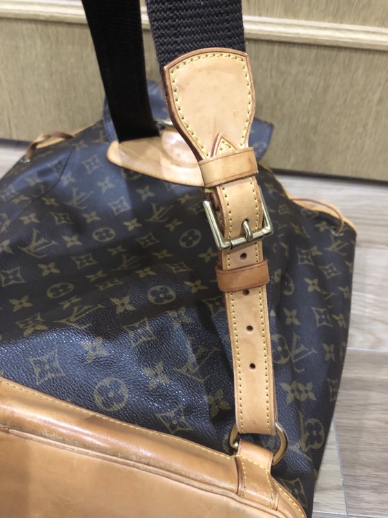 リュック（ブランドバッグ）の商品画像 - 査定依頼日：2022年4月1日 - 最高査定価格：70,000円