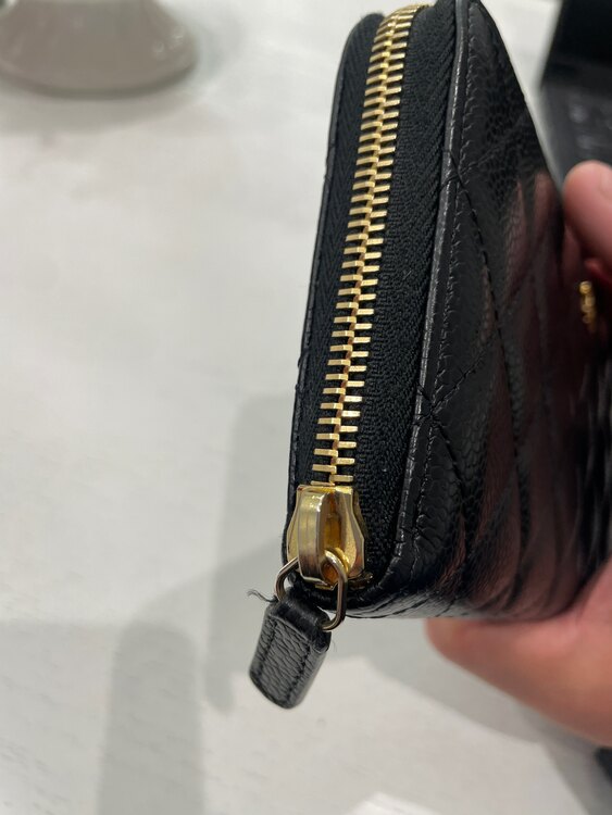 ロングジップウォレット（ブランド財布・小物）の商品画像 - 査定依頼日：2025年2月8日 - 最高査定価格：70,000円