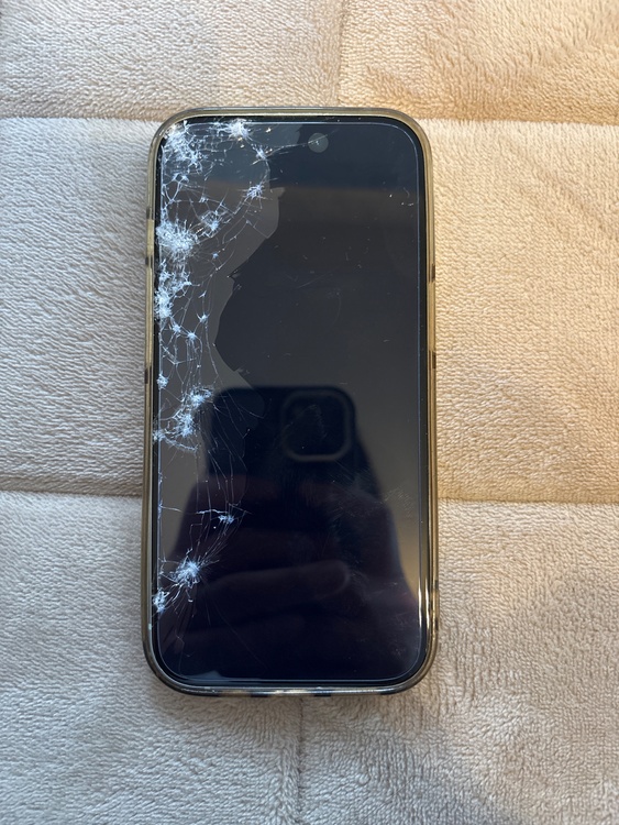 iPhone iPhone 15 128GB SIMフリー（スマホ）の商品画像 - 査定依頼日：2026年9月23日 - 最高査定価格：50,000円