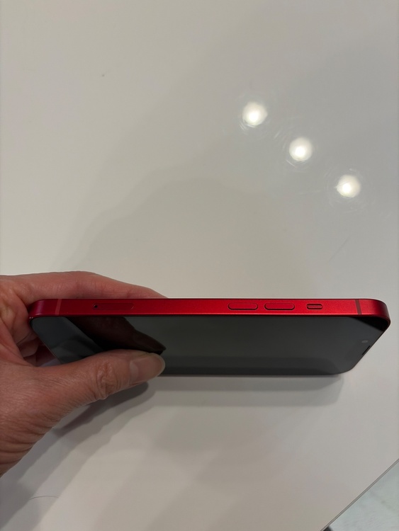 iPhone 13 128GB docomo（スマホ）の商品画像 - 査定依頼日：2026年4月30日 - 最高査定価格：36,000円