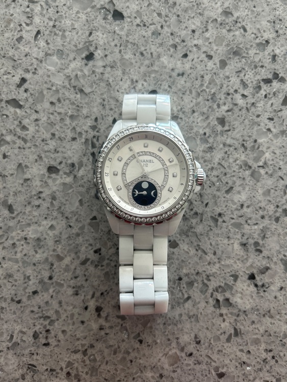 シャネル J12 h3405（高級時計）の商品画像 - 査定依頼日：2026年1月21日 - 最高査定価格：800,000円