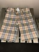 Burberry婦人服（古着・ファッション）の商品画像 - 査定依頼日：2024年11月14日 - 最高査定価格：300円