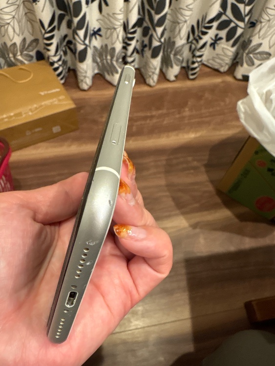 iPhoneXR 128GB Softbank（スマホ）の商品画像 - 査定依頼日：2025年12月30日 - 最高査定価格：14,000円