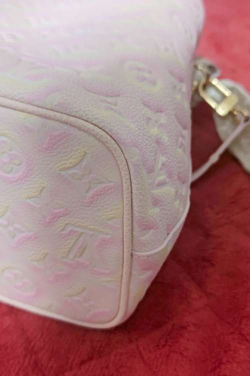 ネオノエBB（ブランドバッグ）の商品画像 - 査定依頼日：2022年10月31日 - 最高査定価格：220,000円