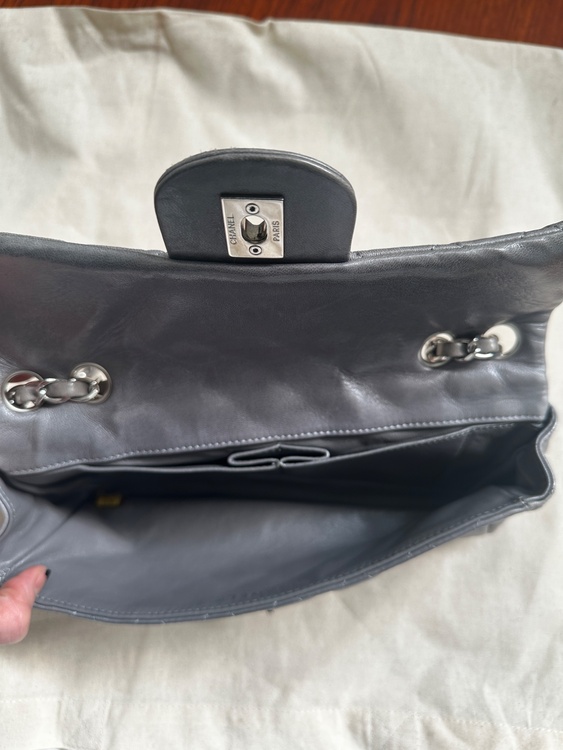 25cm　チェーンバック　グレー（ブランドバッグ）の商品画像 - 査定依頼日：2026年2月16日 - 最高査定価格：250,000円