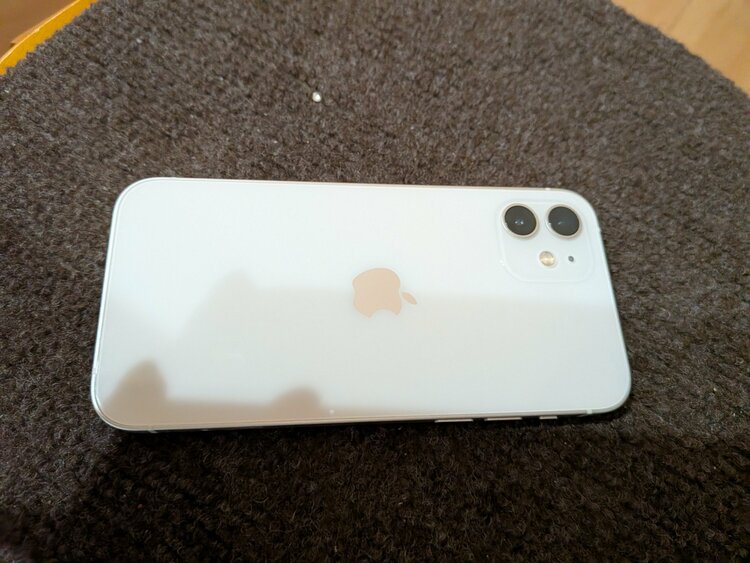 iPhone 12 64GB au（スマホ）の商品画像 - 査定依頼日：2026年4月5日 - 最高査定価格：24,000円