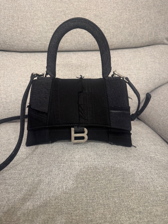 バレンシアガ  （ブランドバッグ）の商品画像 - 査定依頼日：2026年3月28日 - 最高査定価格：132,000円