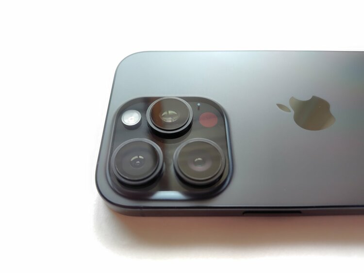 iPhone iPhone 16 Pro 128GB SIMフリー（スマホ）の商品画像 - 査定依頼日：2026年10月4日 - 最高査定価格：112,000円