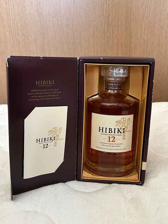 サントリー響 12年（お酒）の商品画像 - 査定依頼日：2025年1月1日 - 最高査定価格：40,000円