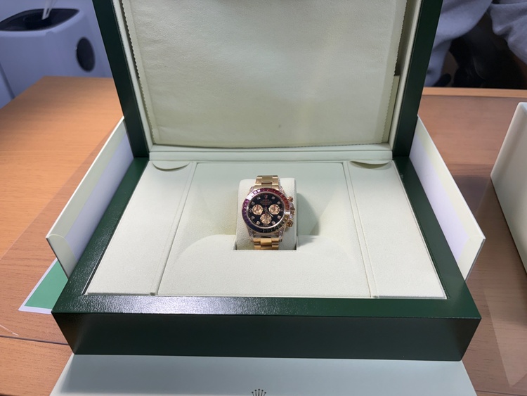 ロレックス デイトナ （高級時計）の商品画像 - 査定依頼日：2026年3月18日 - 最高査定価格：60,000,000円