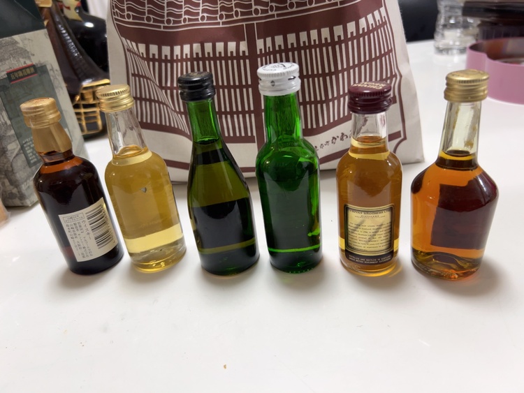 ウイスキー サントリー山崎（お酒）の商品画像 - 査定依頼日：2026年8月23日 - 最高査定価格：16,050円