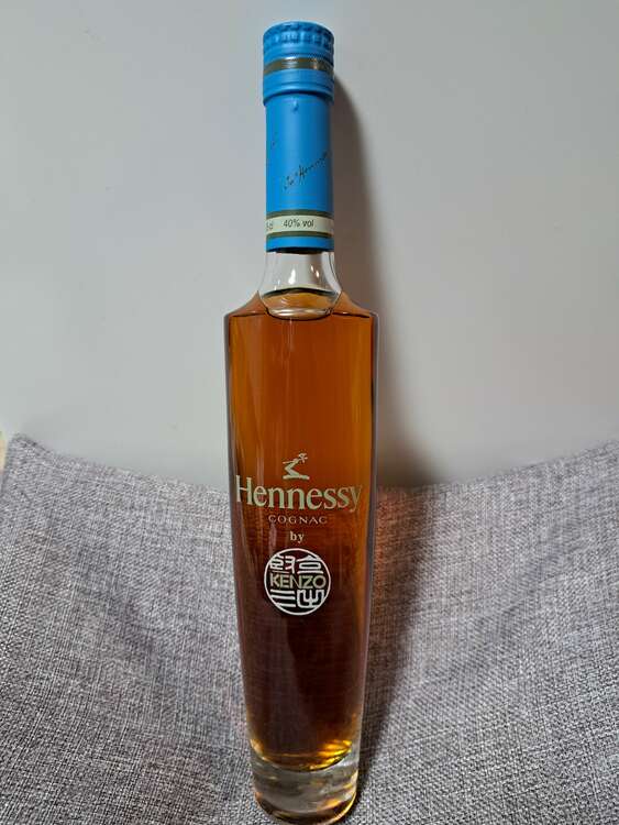 ヘネシー（お酒）の商品画像 - 査定依頼日：2025年3月9日 - 最高査定価格：1,200円