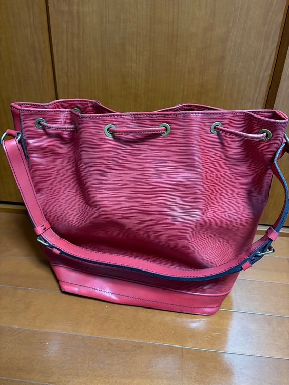 エピ・ノエショルダーバッグ（ブランドバッグ）の商品画像 - 査定依頼日：2026年2月13日 - 最高査定価格：31,000円