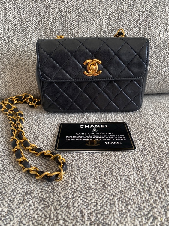 シャネル　マトラッセミニ　チェーンショルダー（ブランドバッグ）の商品画像 - 査定依頼日：2026年1月30日 - 最高査定価格：300,000円