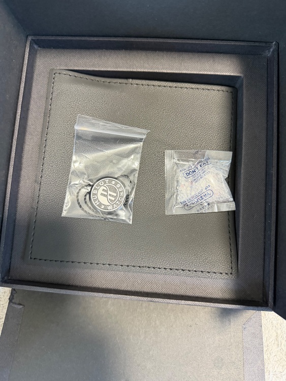 ウブロ クラシック フュージョン クロノグラフ セラミックブルー 521.CM.（高級時計）の商品画像 - 査定依頼日：2025年9月26日 - 最高査定価格：750,000円