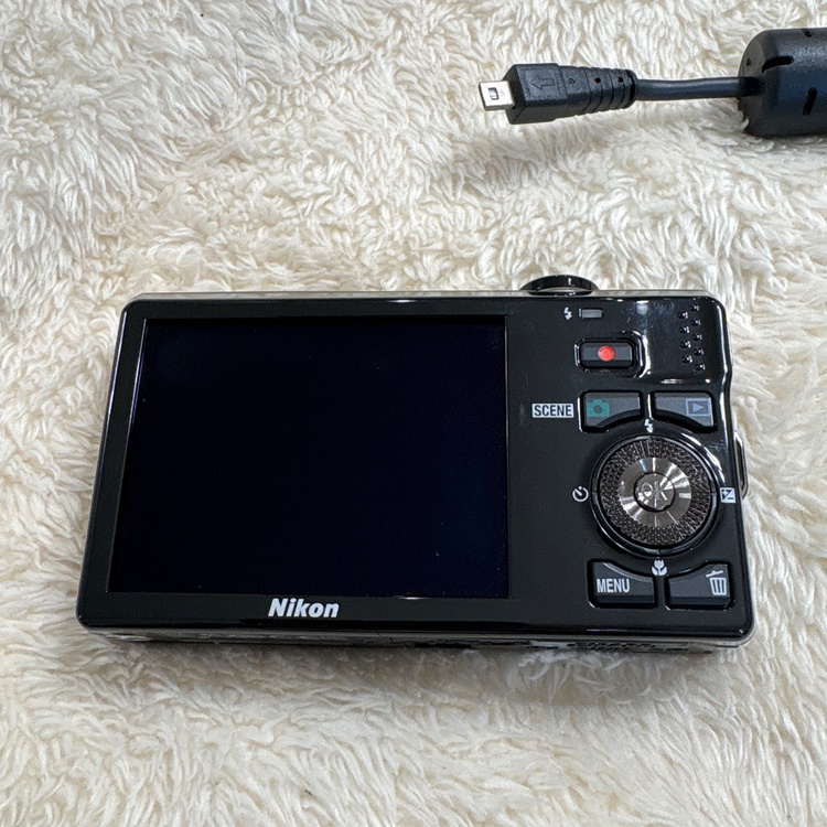 Nikon COOLPIX S6000（カメラ）の商品画像 - 査定依頼日：2026年7月25日 - 最高査定価格：5,000円