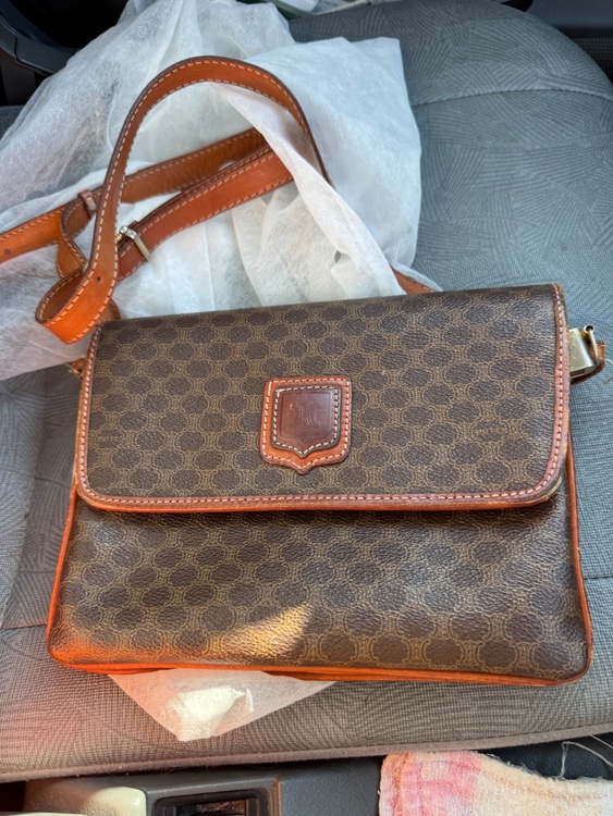 セリーヌ（ブランドバッグ）の商品画像 - 査定依頼日：2025年12月4日 - 最高査定価格：10,000円