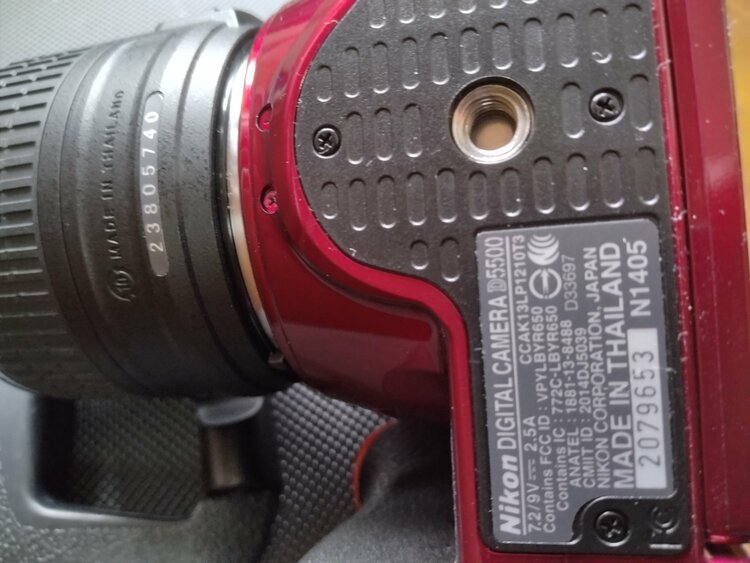 D5500レッドモデルレンズキット（カメラ）の商品画像 - 査定依頼日：2026年4月15日 - 最高査定価格：24,500円