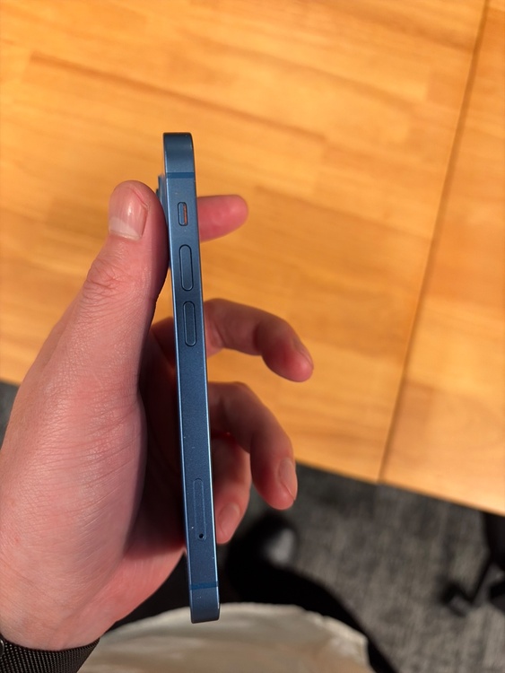 iPhone13mini（スマホ）の商品画像 - 査定依頼日：2026年6月10日 - 最高査定価格：38,000円