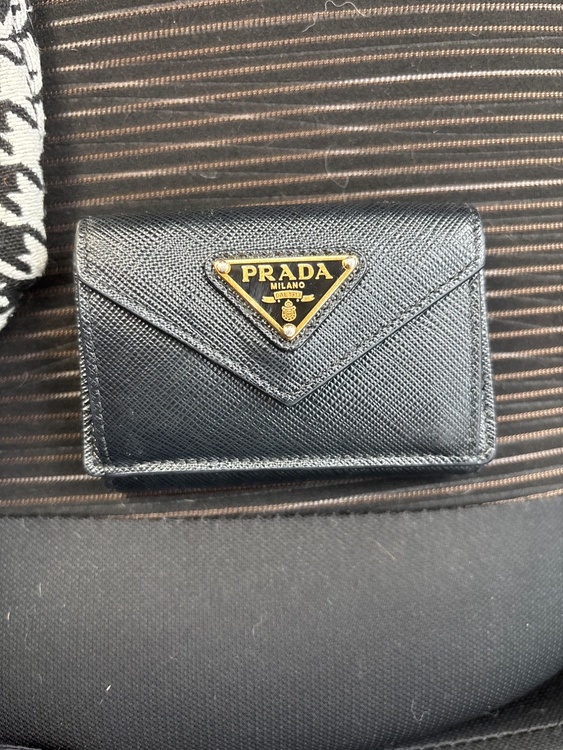 プラダ  （ブランドバッグ）の商品画像 - 査定依頼日：2026年3月26日 - 最高査定価格：38,000円