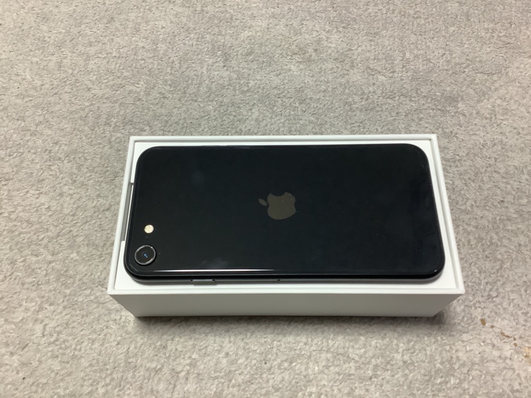 iPhone SE (第 2 世代) 64GB SIMフリー（スマホ）の商品画像 - 査定依頼日：2026年2月17日 - 最高査定価格：13,000円