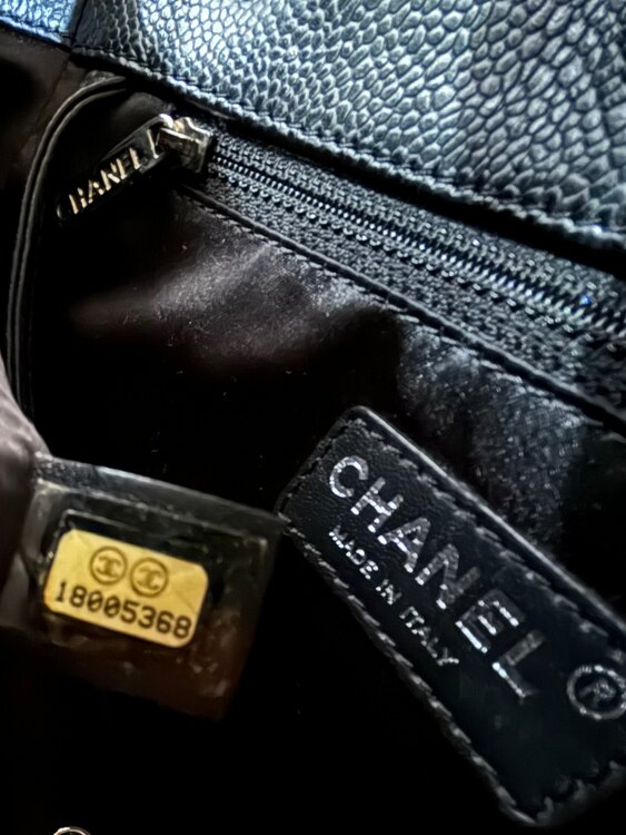 キャビアスキン　チェーントート（ブランドバッグ）の商品画像 - 査定依頼日：2025年2月8日 - 最高査定価格：330,000円