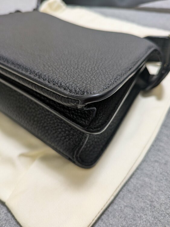 FENDI PEEKABOO ISeeU エックスクロス（ブランドバッグ）の商品画像 - 査定依頼日：2026年8月10日 - 最高査定価格：180,000円