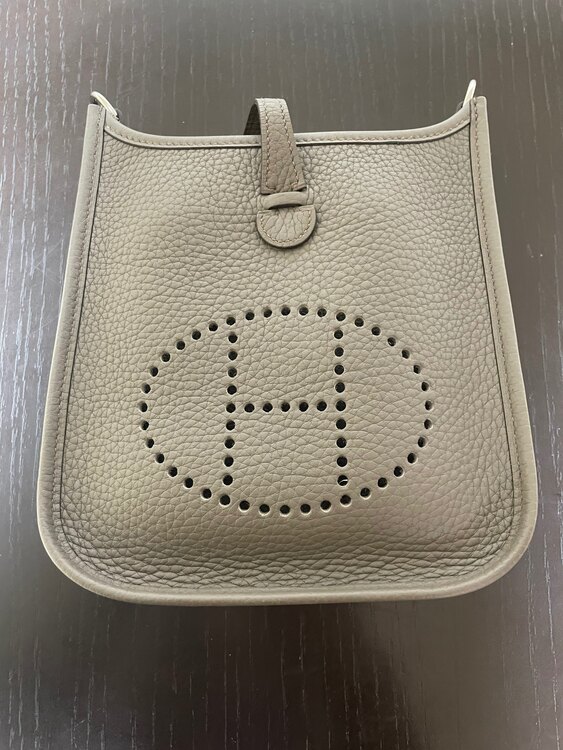 エルメス エブリン （ブランドバッグ）の商品画像 - 査定依頼日：2025年4月12日 - 最高査定価格：30,000円