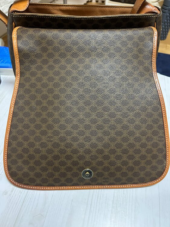 ショルダーバッグ（ブランドバッグ）の商品画像 - 査定依頼日：2025年3月9日 - 最高査定価格：1,000円