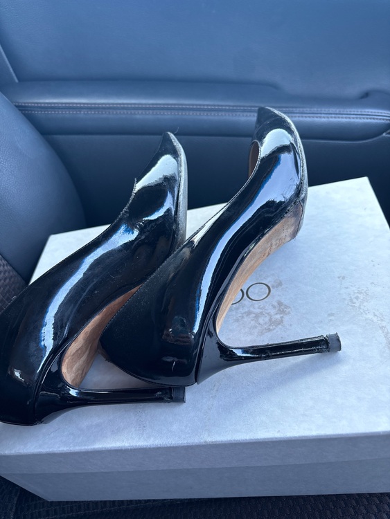 ジミーチュウ  （ブランドバッグ）の商品画像 - 査定依頼日：2025年9月22日 - 最高査定価格：100,000円