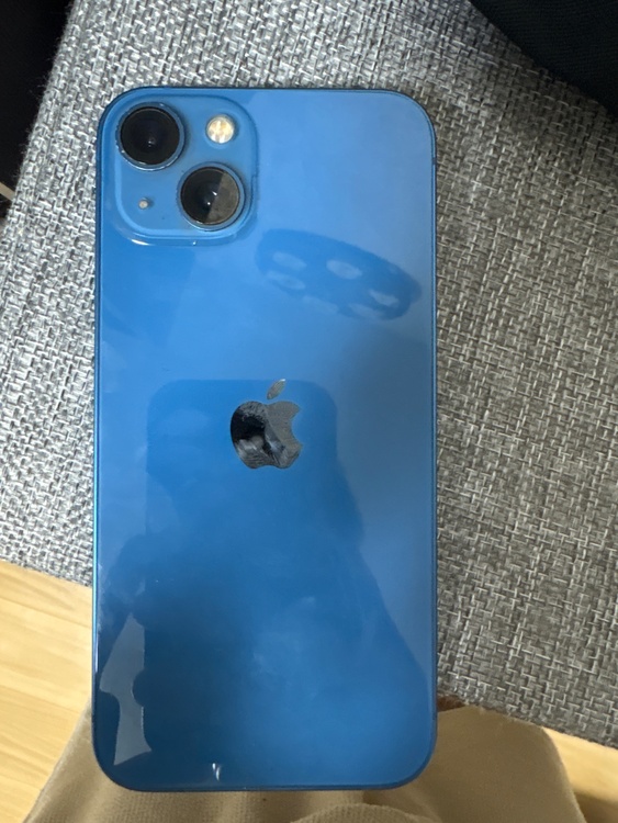 iPhone iPhone 13 128GB au（スマホ）の商品画像 - 査定依頼日：2026年8月26日 - 最高査定価格：29,000円