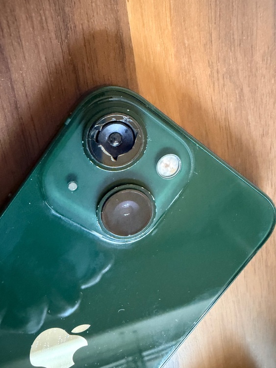 iPhone 13mini（スマホ）の商品画像 - 査定依頼日：2026年4月24日 - 最高査定価格：18,000円