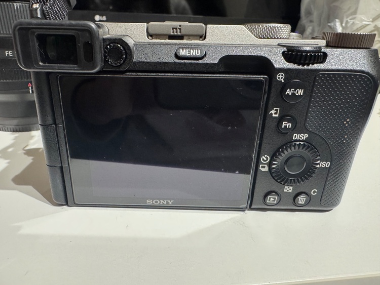 α7c（カメラ）の商品画像 - 査定依頼日：2026年1月29日 - 最高査定価格：165,000円