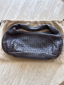 BOTTEGA VENETAのイントレチャート・Veneta（ヴェネタ）ホーボー系（ブランドバッグ）の商品画像 - 査定依頼日：2026年10月2日 - 最高査定価格：150,000円